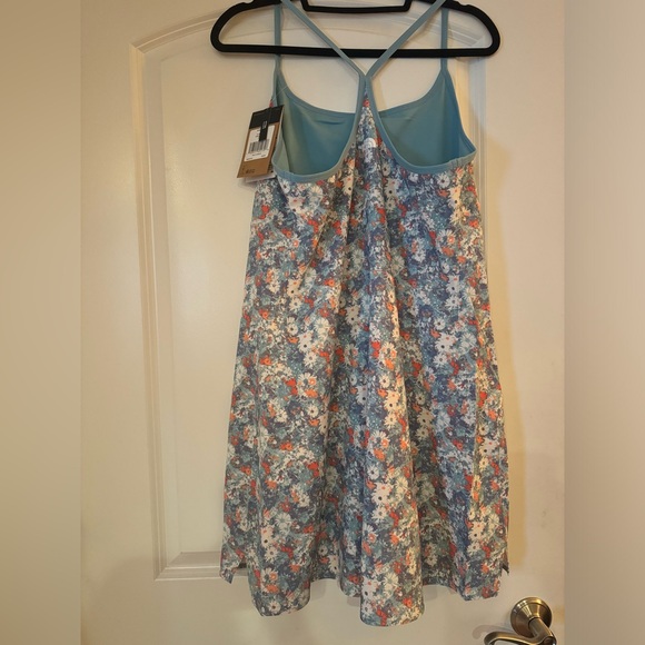 The North Face Arque Hike Dress in Reef Waters Wild Daisy Print - Picture 4 of 8
